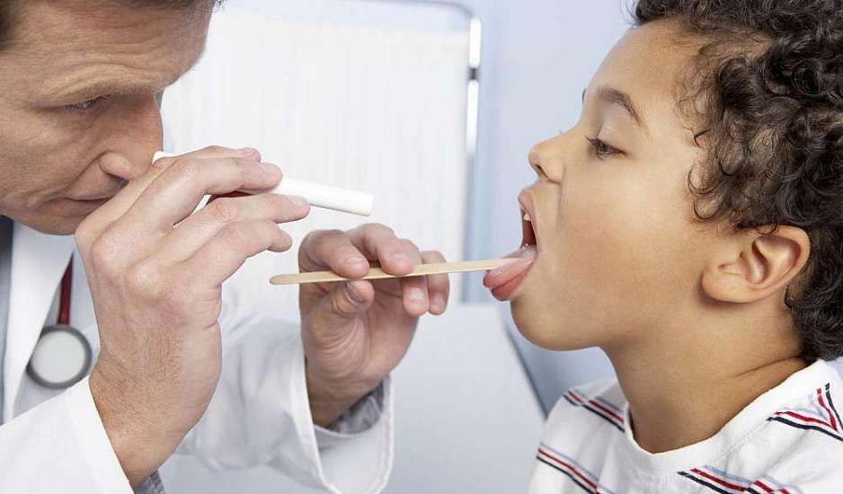 Strep Test: Πόσο κοστίζει και πώς γίνεται το τεστ για τον στρεπτόκοκκο