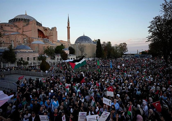 Τουρκία: Όλοι οι Ισραηλινοί καλούνται να εγκαταλείψουν τη χώρα - Κόμματα καλούν σε διαδηλώσεις