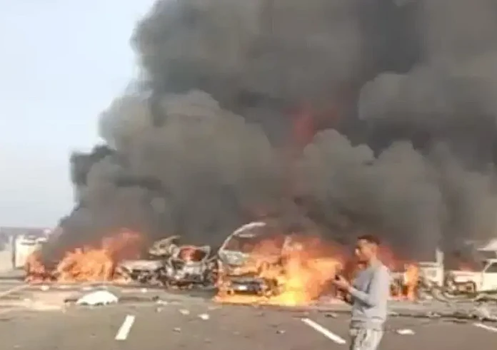 Αίγυπτος: Τουλάχιστον 35 νεκροί σε καραμπόλα αυτοκινήτων