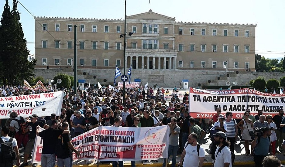 Στους δρόμους για το νέο εργασιακό: Ξεκίνησαν οι πορείες - Στο «κόκκινο» η Αθήνα