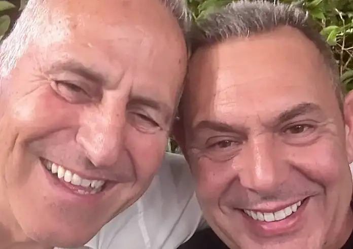 Selfie με πλατιά χαμόγελα για Πάνο Καμμένο και Ευάγγελο Αποστολάκη