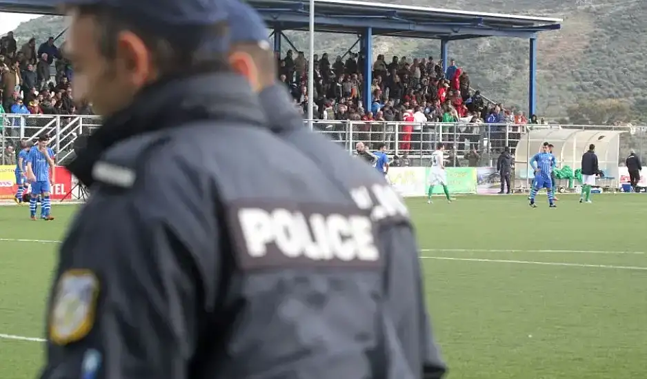 Η Αστυνομία αναλαμβάνει την αρμοδιότητα των εταιριών σεκιούριτι στα γήπεδα. Ξεσηκωμός στην ΕΛΑΣ