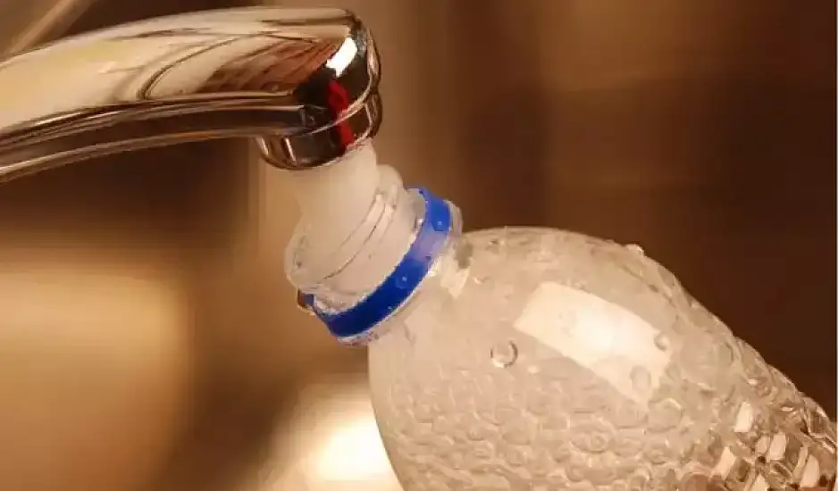 Είναι ασφαλές να επαναχρησιμοποιούμε τα πλαστικά μπουκάλια νερού;