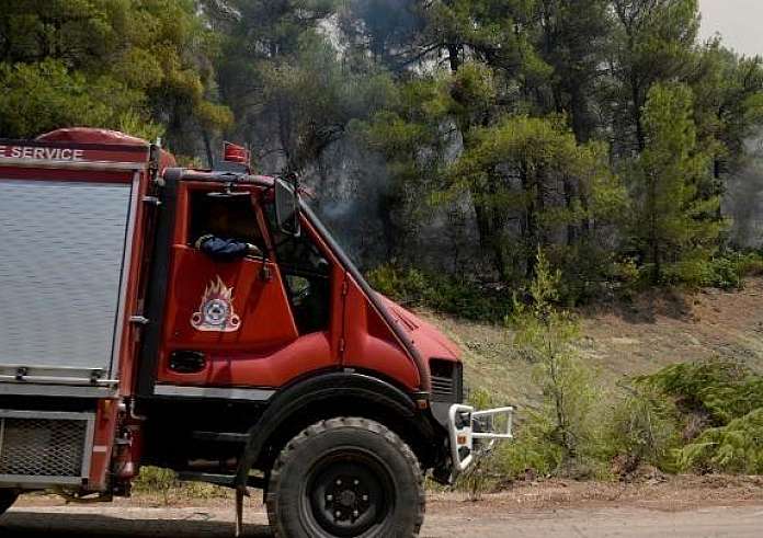 Φωτιά τώρα στο Λαύριο: Ήχησε το 112 - «Απομακρυνθείτε προς Ανάβησσο»