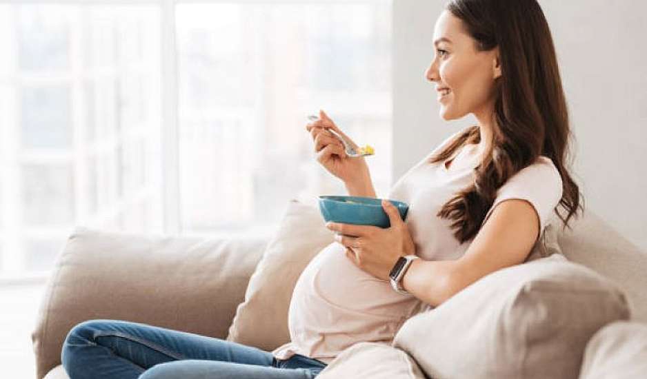 Εγκυμοσύνη: Ποια τρόφιμα βοηθάνε - Τι αυξάνει τον κίνδυνο αποβολής