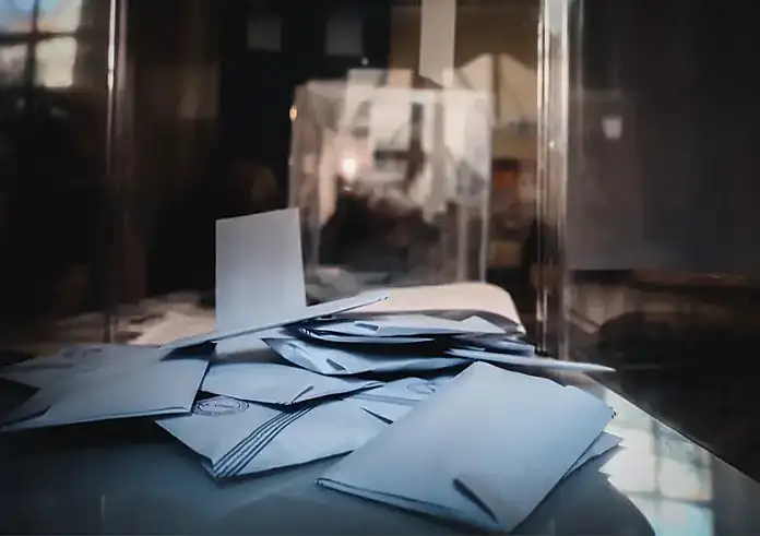 «Οι πρώτοι πήραν λιγότερες ψήφους τη δεύτερη Κυριακή» – «Απίστευτα πράγματα» στις αυτοδιοικητικές εκλογές, λέει ο Δρυμιώτης