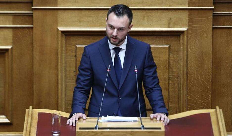 Βασίλης Γραμμένος: Προσπάθησε να με πνίξει – Η περιγραφή του για το επεισόδιο στη Βουλή με τον Κωνσταντίνο Φλώρο