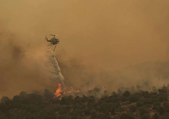 Με 26 αεροσκάφη συνδράμουν οι Ένοπλες Δυνάμεις στις φωτιές Αλεξανδρούπολη – Δαδιά