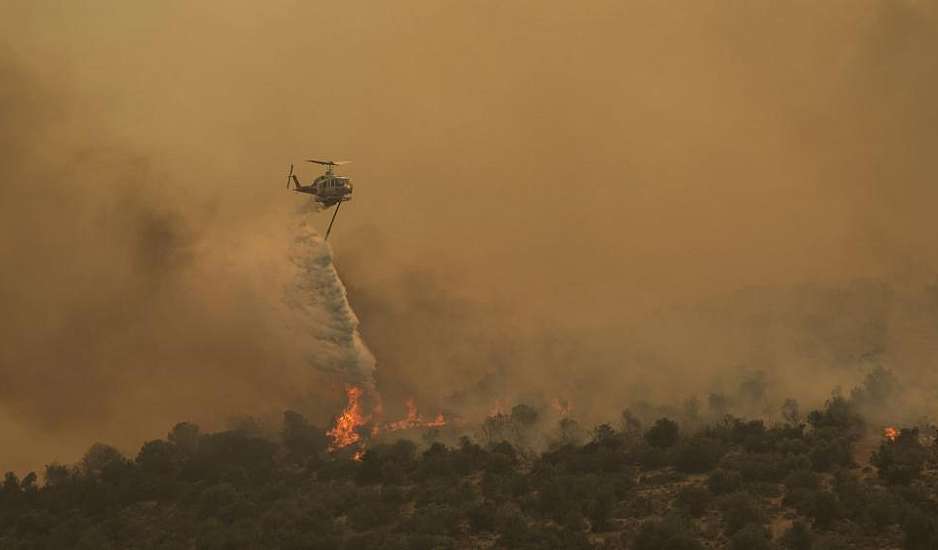 Με 26 αεροσκάφη συνδράμουν οι Ένοπλες Δυνάμεις στις φωτιές Αλεξανδρούπολη – Δαδιά