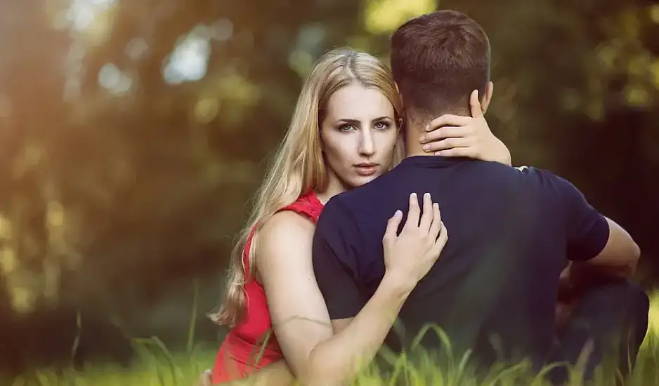 Όταν μια γυναίκα σταματάει να αγαπάει έναν άνδρα -  Προσέξτε αυτά τα 9 κρίσιμα πράγματα
