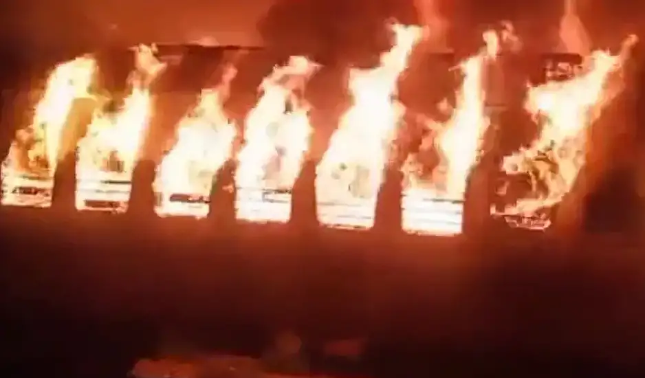 Ινδία: Εννιά νεκροί από φωτιά σε σταθμευμένο βαγόνι τρένου