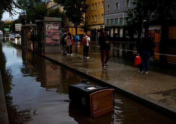 Φονικές πλημμύρες σαρώνουν την Ισπανία: Δύο νεκροί και δύο αγνοούμενοι