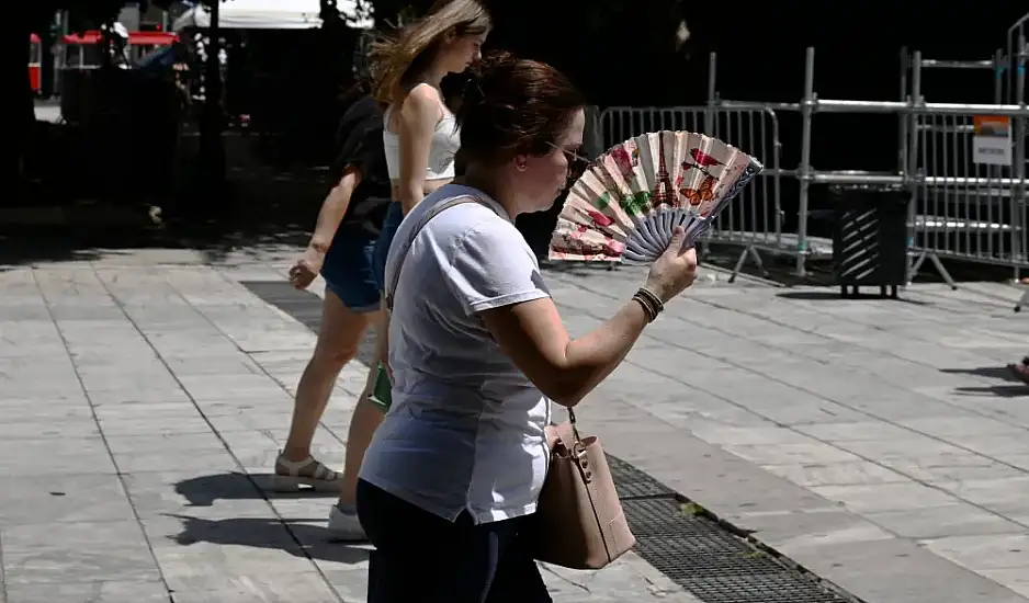 Καιρός: Πολύ υψηλές θερμοκρασίες – Ποια θα είναι η πιο δύσκολη μέρα του καύσωνα