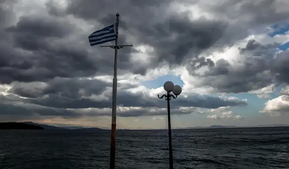 Καιρός: Άστατο το σκηνικό σήμερα - Μικρή πτώση της θερμοκρασίας