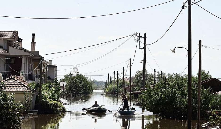 Κακοκαιρία Daniel: Ομαδική μήνυση κατοίκων της Φαρκαδόνας για τις πλημμύρες – «Έσπασαν επίτηδες το φράγμα του Ενιπέα»