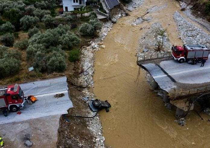 Πήλιο: Πτυσσόμενη γέφυρα από το στρατό για τα αποκομμένα χωριά χωρίς νερό και ρεύμα