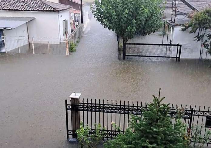 Υπουργείο Υγείας σε κατοίκους της Θεσσαλίας: Καταναλώνετε μόνο εμφιαλωμένο νερό
