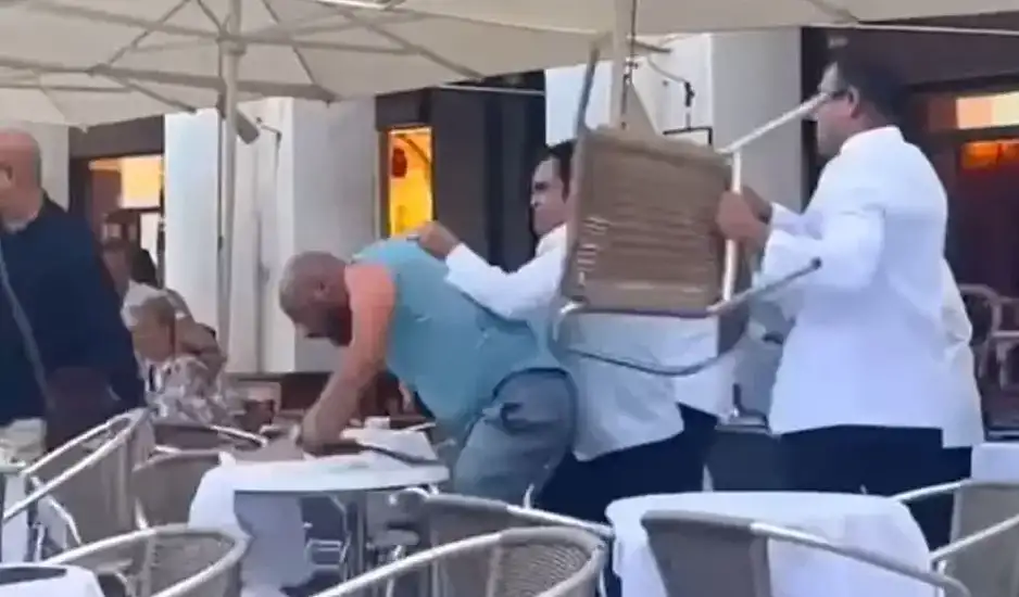 Άγριος καυγάς στη Βενετία: Σερβιτόροι πιάστηκαν στα χέρια με πελάτες
