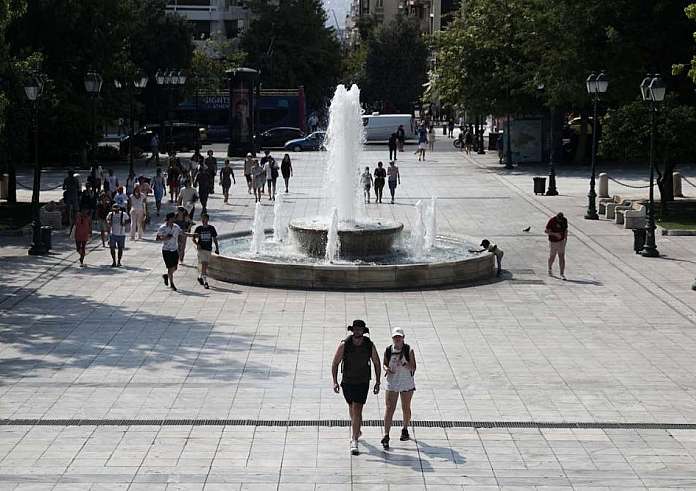 Καύσωνας: 45,6 βαθμούς Κελσίου η θερμοκρασία στο Κρανίδι - Καίγεται η Αττική