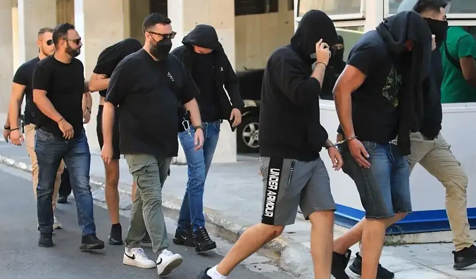 Την έκδοση 10 Κροατών χούλιγκανς για τη δολοφονία του Μιχάλη ζητούν οι ελληνικές Αρχές