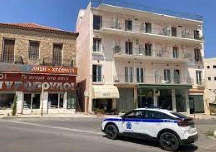 Κυπαρισσία: Βρέθηκαν χειροβομβίδες σε παλιό ξενοδοχείο (εικόνα)