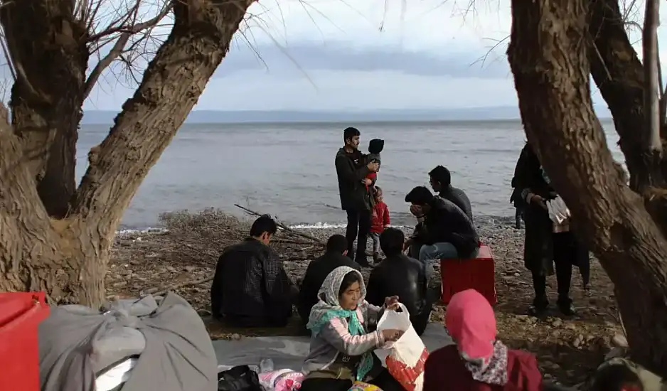 Λέσβος: ΜΚΟ στο οργανωμένο εγκληματικό δίκτυο με παράνομους μετανάστες – Εμπλέκονται 21 άτομα