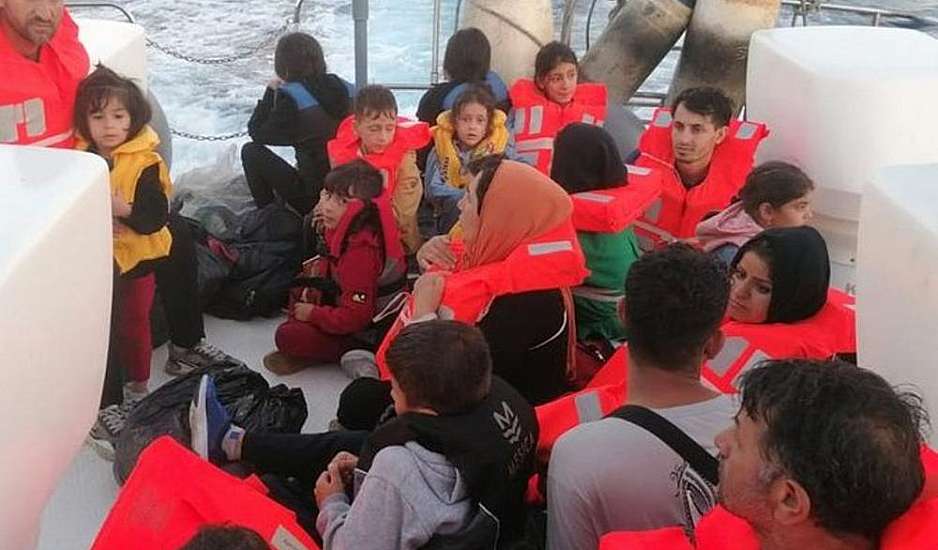 Εντοπισμός και διάσωση 36 ατόμων στη Σάμο - Η ανακοίνωση και το βίντεο του Λιμενικού