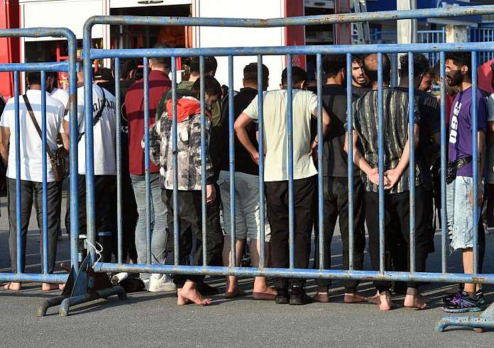 Λέσβος: Μέσα στο κέντρο φιλοξενίας το στρατηγείο του κυκλώματος που διακινούσε παράτυπους μετανάστες