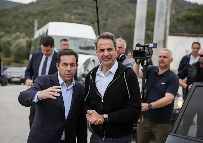 Ο Μητσοτάκης αδειάζει Μηταράκη για Εφιππη Αστυνομία - Όχι στην πρότασή του