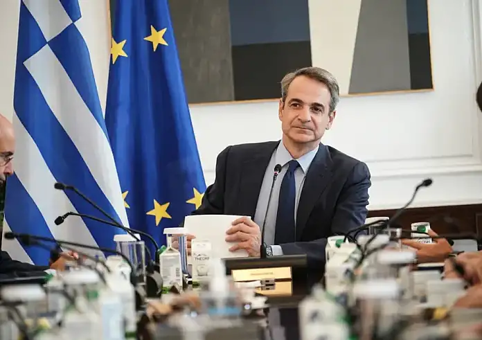 Κίτρινες κάρτες σε 4 υπουργούς: Τα αντιγριπικά εμβόλια, η φορολογία, μετανάστες