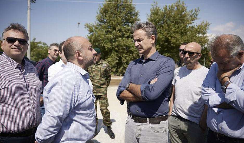 Έφθασε στη Θεσσαλία ο Κυριάκος Μητσοτάκης – Θα ανακοινώσει μέτρα στήριξης των πληγέντων