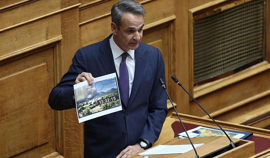 Βουλή: Σκληρή αντιπαράθεση με βαριές εκφράσεις για τις καταστροφικές πυρκαγιές