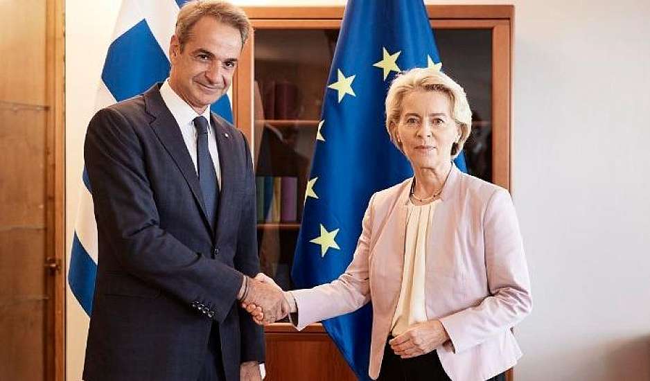 Φον ντερ Λάιεν σε Μητσοτάκη: Η Ελλάδα θα μπορέσει να πάρει 2,2 δισ ευρώ από την ΕE για τις καταστροφές