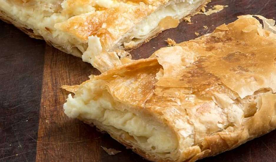 Εύκολη συνταγή για μπουγάτσα με τυρί