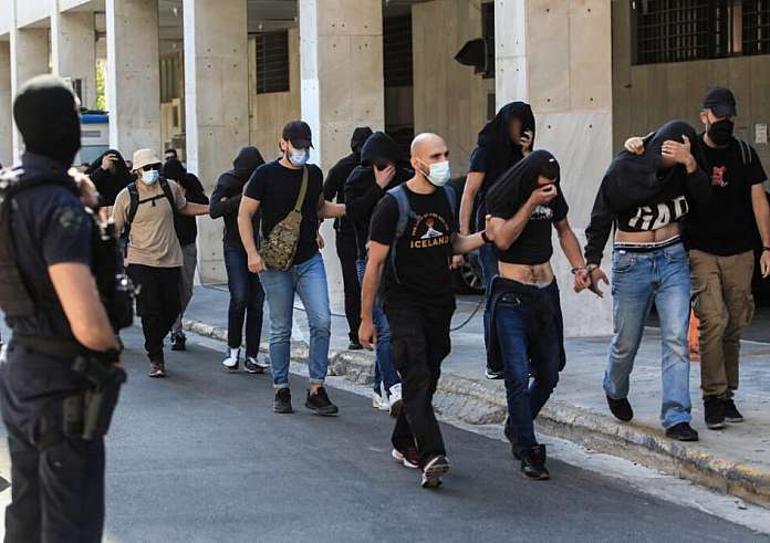 Νέα Φιλαδέλφεια: Ένταλμα σύλληψης για Έλληνα οπαδό - Τον «πρόδωσαν» τα social media
