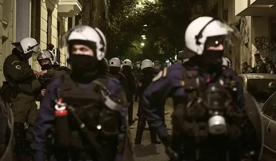 Επεισόδια στο Νέο Ηράκλειο: Κατεπείγουσα εισαγγελική έρευνα για τον τραυματισμό της 16χρονης