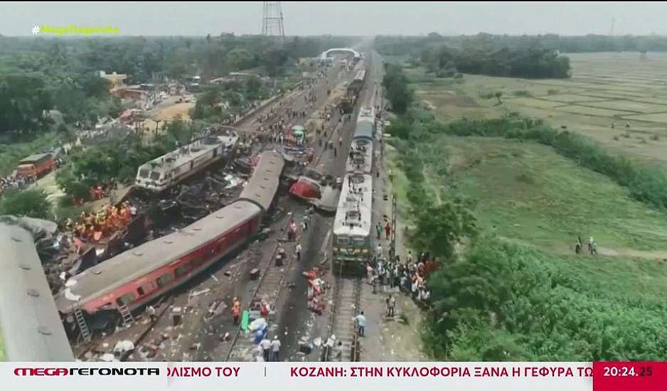 Ινδία: Σε δυσλειτουργία του συστήματος σηματοδότησης οφείλεται η σιδηροδρομική τραγωδία - Τουλάχιστον 300 νεκροι
