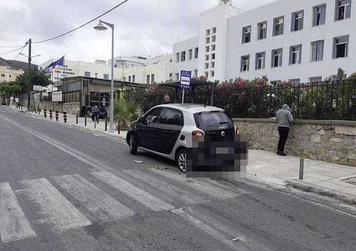 Σύρος: Αιμόφυρτος οδηγός έτρεχε για το νοσοκομείο και έπεσε σε 2 αυτοκίνητα και μια μηχανή