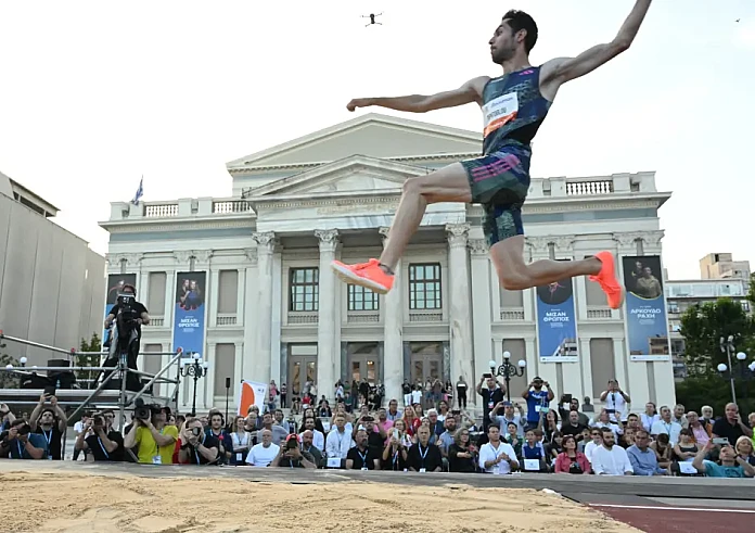 «Χρυσός» ο Μίλτος Τεντόγλου στο 1st Piraeus Street Long Jump