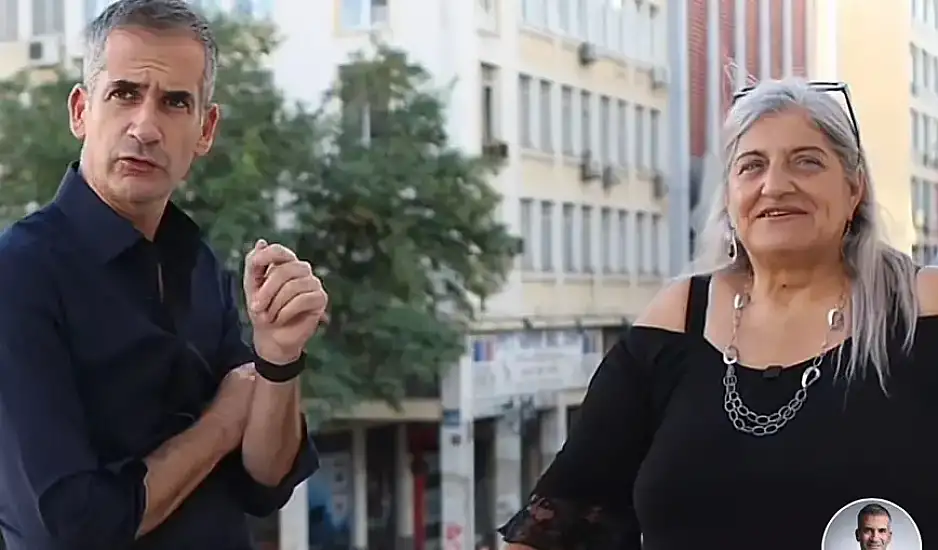 Κώστας Μπακογιάννης: Συναντά τη Φωτεινή Λεομπίλλα στο Tik Tok και μιλούν για τα ναρκωτικά στην Αθήνα