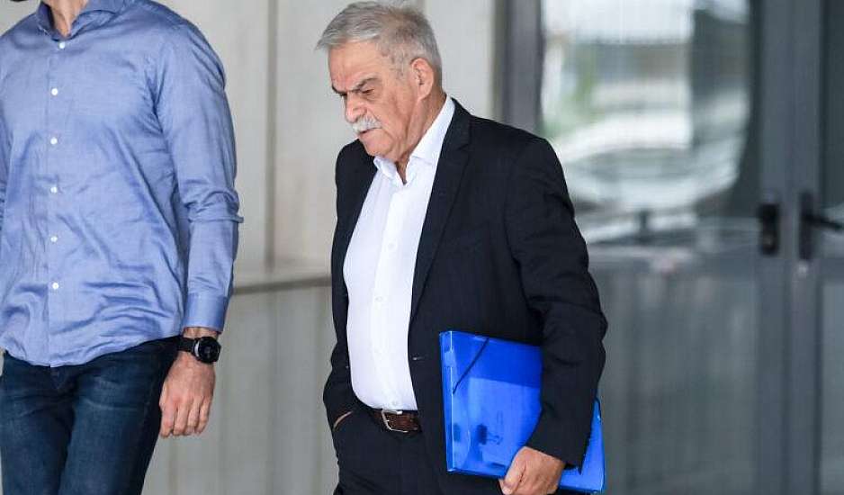 Δίκη για το Μάτι: «Ντροπή σας, δύο μέρες λέτε ψέματα», είπε συγγενής θύματος στο Νίκο Τόσκα