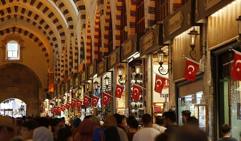 Μερική υποβολή capital control στην Τουρκία