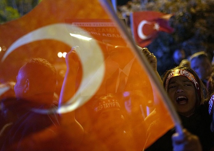 Τουρκία: Άνοιξαν οι κάλπες για τις δημοτικές εκλογές