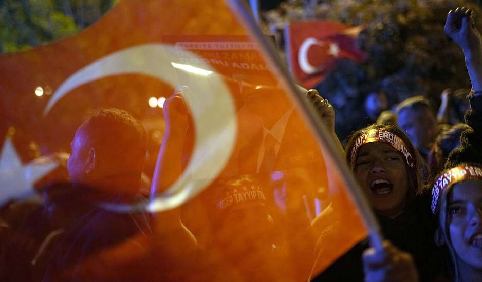 Τουρκία: Άνοιξαν οι κάλπες για τις δημοτικές εκλογές
