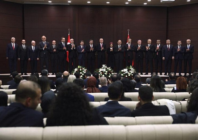 Τι σηματοδοτούν οι επιλογές Ερντογάν για το νέο υπουργικό - Νέα πρόσωπα «κλειδιά» και ηχηρές αποχωρήσεις