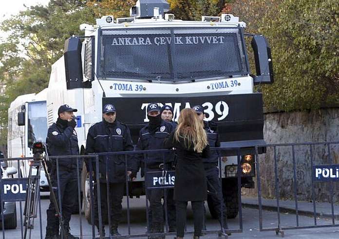 Τουρκία: Βομβιστική επίθεση κοντά στο κοινοβούλιο στην Άγκυρα - Δύο τραυματίες