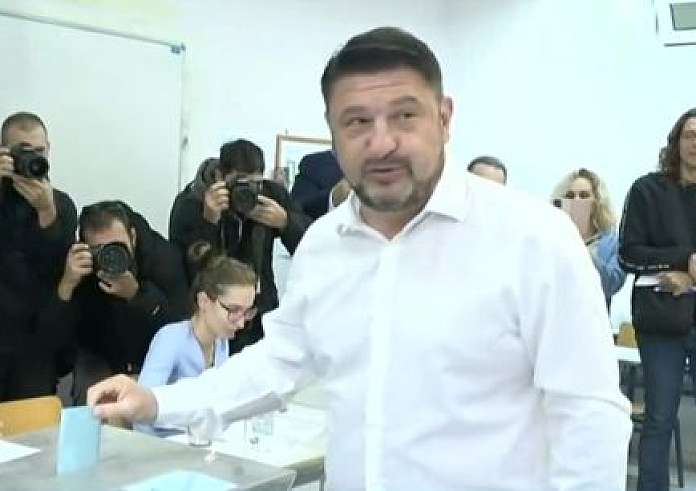 Νίκος Χαρδαλιάς: Ψήφισε στον Βύρωνα – Σήμερα ψηφίζουμε για τη ζωή μας στο Λεκανοπέδιο