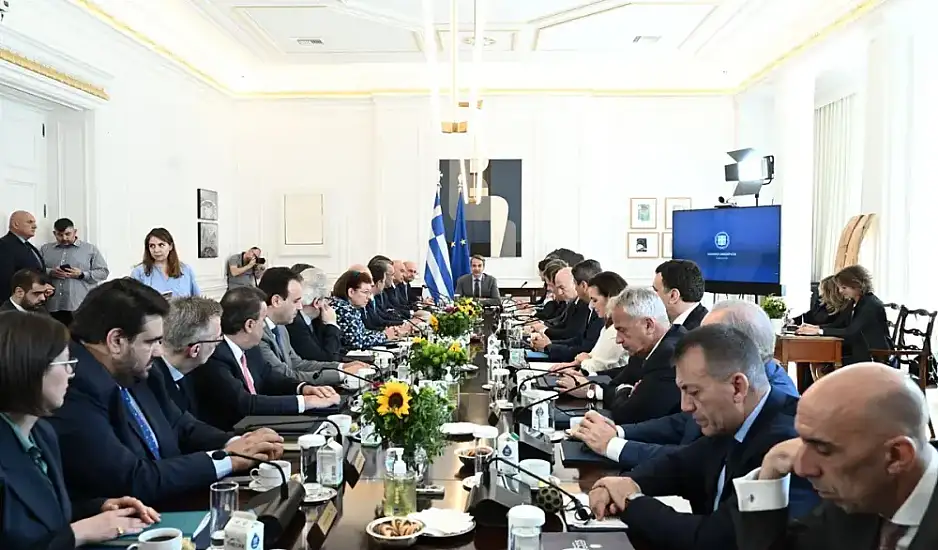 Μητσοτάκης: Με τεκμαρτό εισόδημα ίσο με τον κατώτατο μισθό από το 2024 οι ελεύθεροι επαγγελματίες