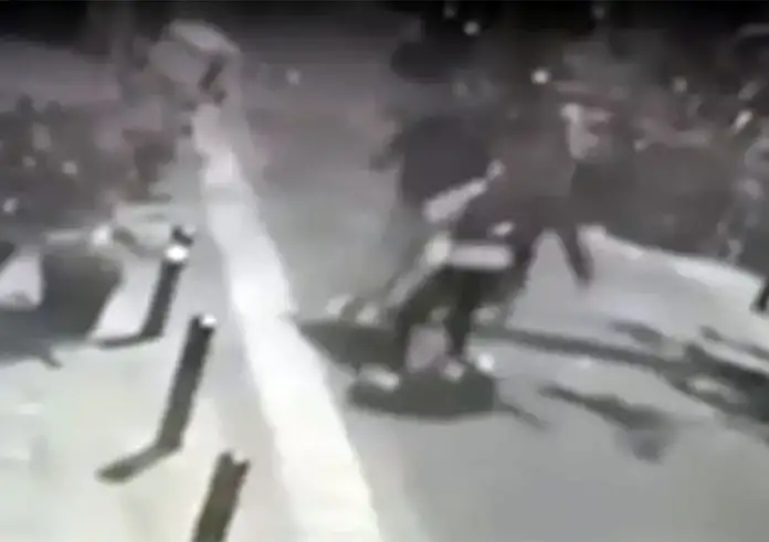 Βίντεο ντοκουμέντο από τη στιγμή της δολοφονίας του 28χρονου από τα ξαδέρφια του, 17 και 19 ετών, στην Κυψέλη – Είπαν ότι τα βίαζε