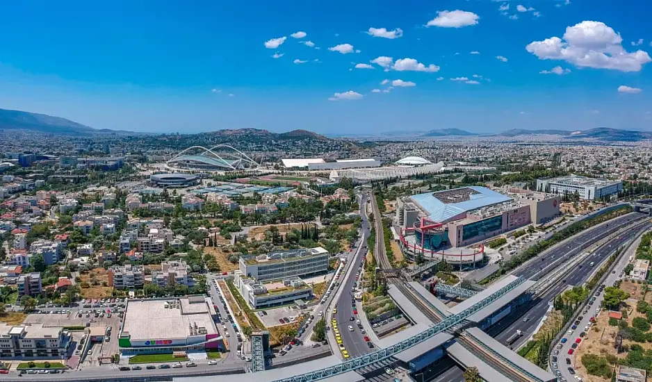Κλειστοί δρόμοι σε Αθήνα και Πειραιά αύριο για τα Θεοφάνεια